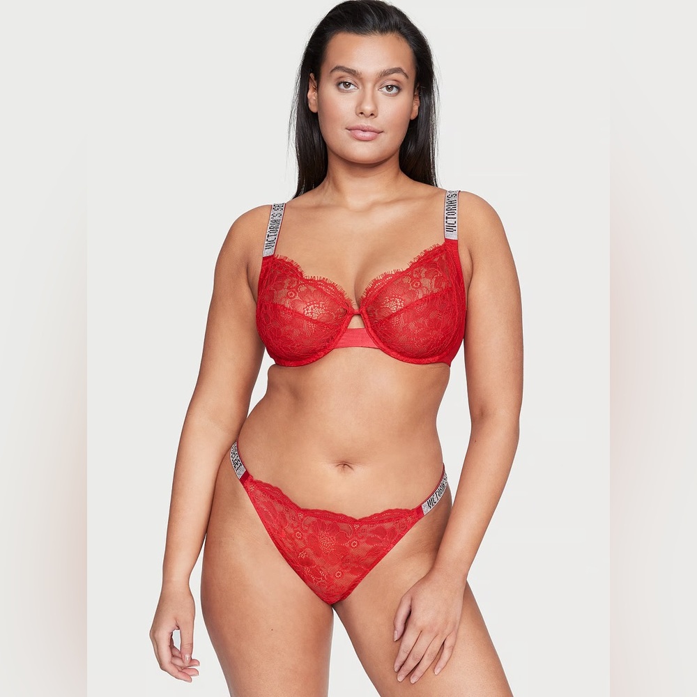 The Fabulous by Victoria’s Secret Full Cup Shine Strap Bra